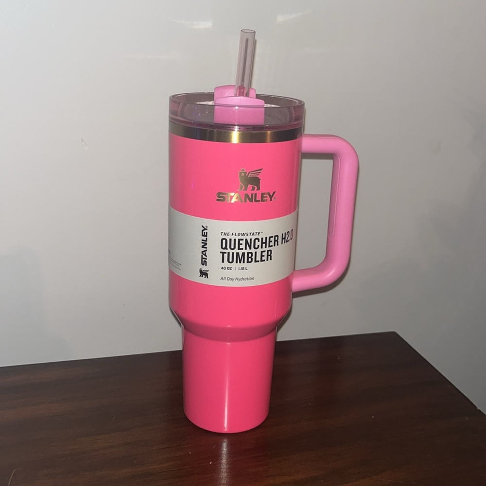 Limited edition Pink Parade Stanley the quencher h2.0 flowstate tumbler 40oz
